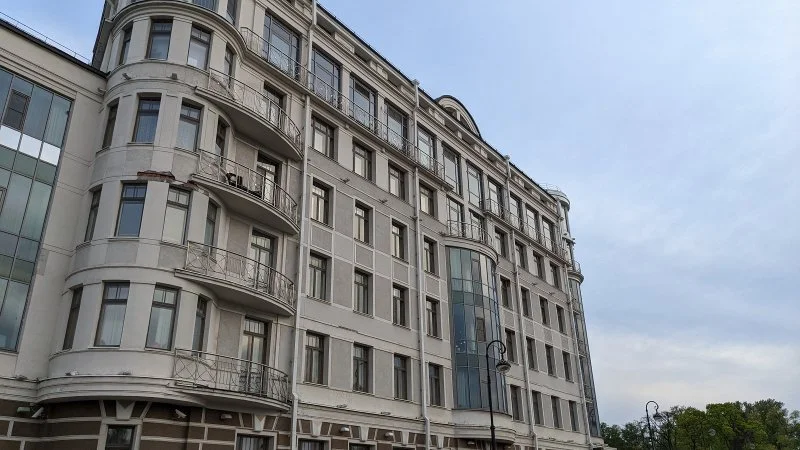 Названа стоимость самой дешевой квартиры на Крестовском острове в Петербурге