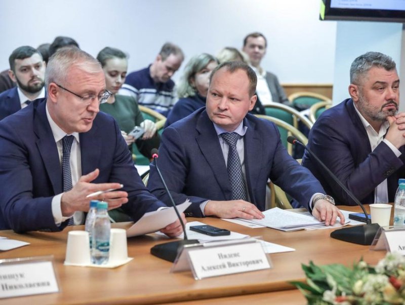 Вице-президент НОСТРОЙ Антон Мороз выступил на круглом столе Госдумы, посвященном рискам в жилищном строительстве Вице-президент НОСТРОЙ Антон Мороз выступил на круглом столе Госдумы, посвященном рискам в жилищном строительстве
