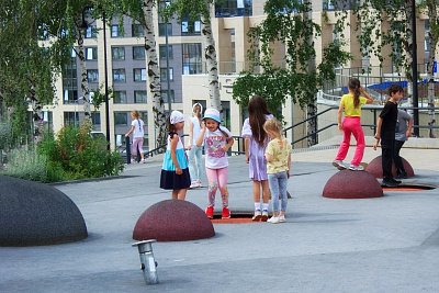 Игры, спорт и праздники: лето во дворах современных ЖК